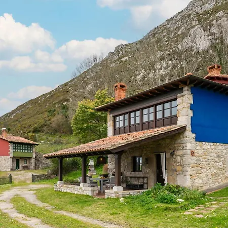 El Corberu 1 Chalet *